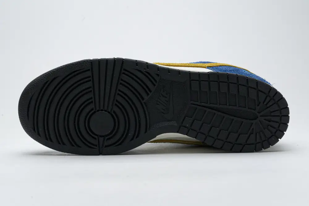 Kasina x Nike Dunk Low “80s Bus” CZ6501-100 