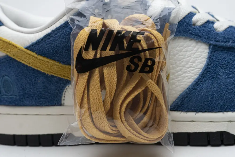 Kasina x Nike Dunk Low “80s Bus” CZ6501-100 