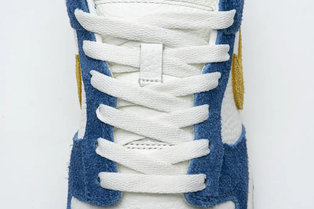 Kasina x Nike Dunk Low “80s Bus” CZ6501-100 