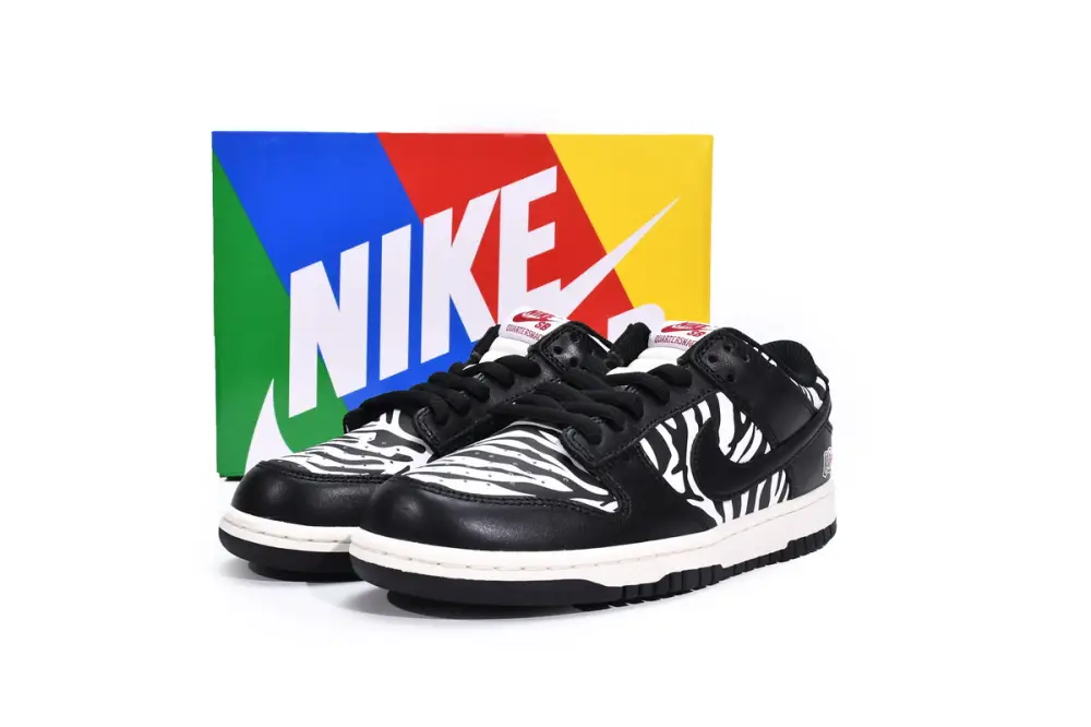 Quartersnacks x Nike SB Dunk Low Zebra  DM3510-001 