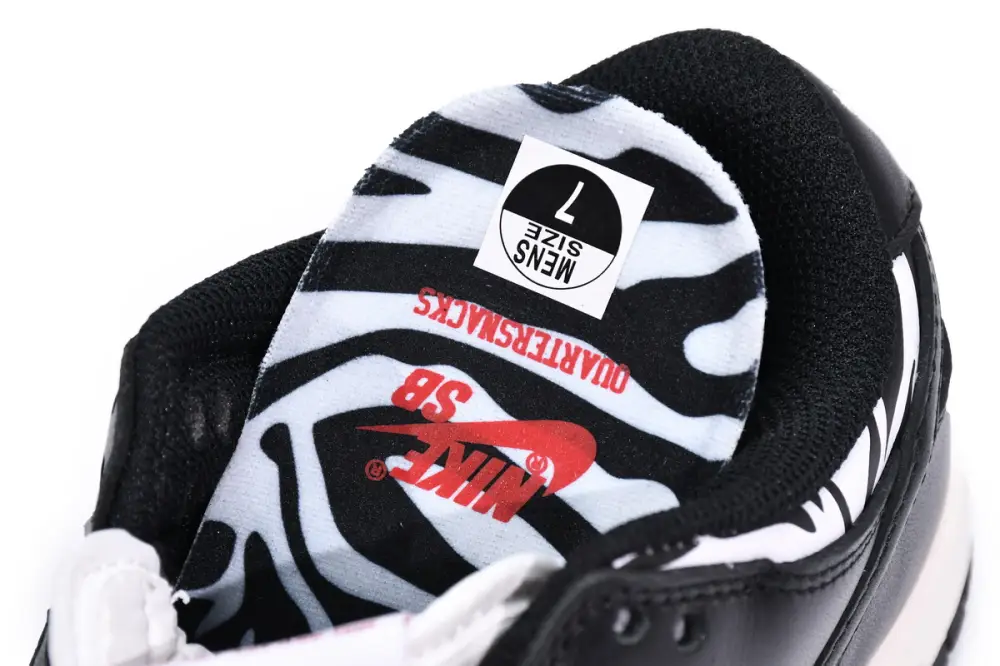 Quartersnacks x Nike SB Dunk Low Zebra  DM3510-001 