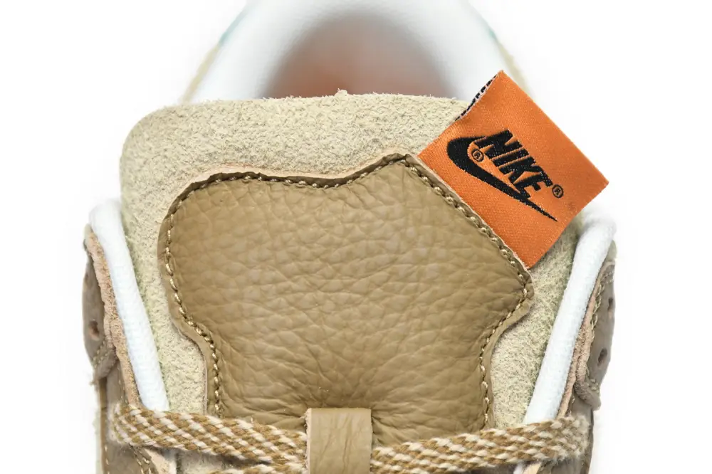Size x Nike Dunk Low Brown DO6712-200 