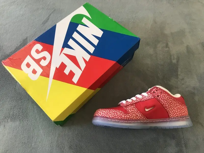 Stingwater x Nike SB Dunk Low OG QS Magic Mushroom DH7650-600 