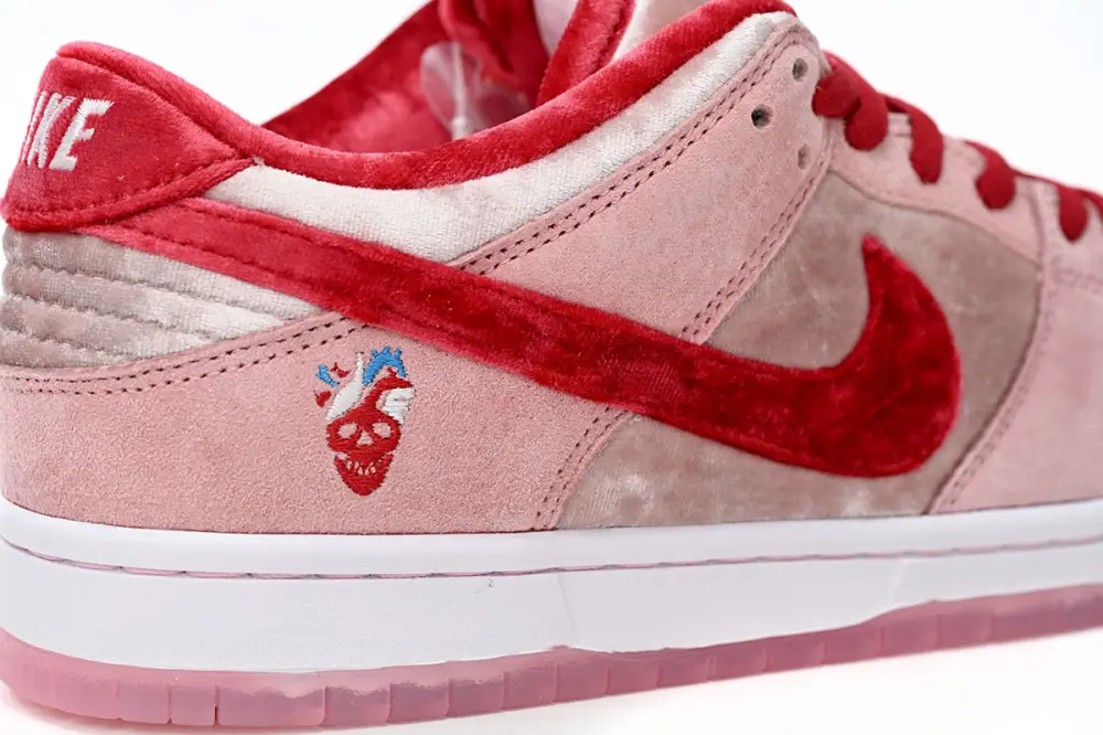 Dunk strangelove dunks reps Low StrangeLove Skateboards (Special Box) CT2552-800