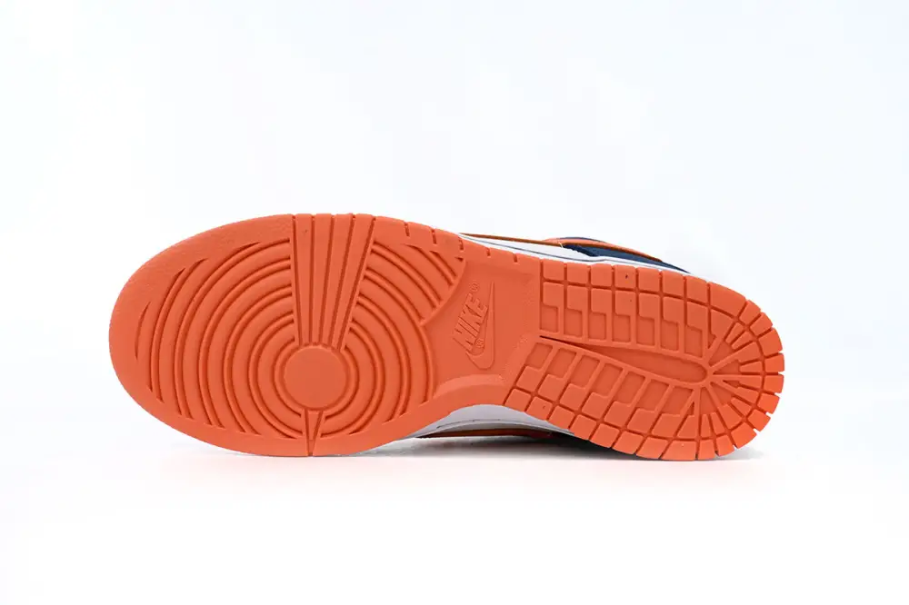 Nike Dunk Low “Broncos” 304292-184 