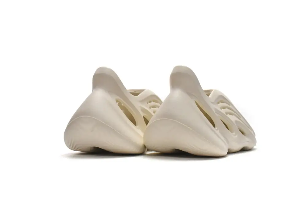 adidas Reps Yeezy Foam Runner Yeezy Foam Runner Sand FY4567