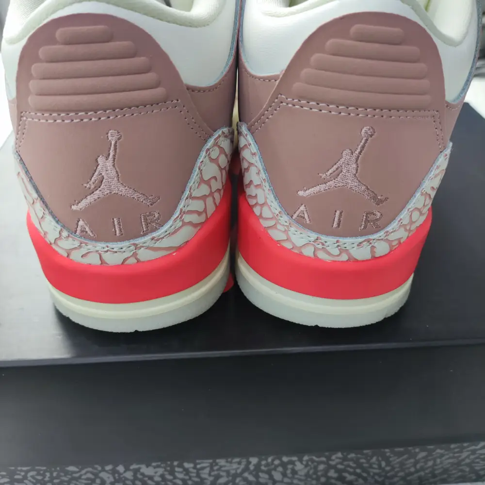 Air Jordan 3 Retro Rust Pink 
