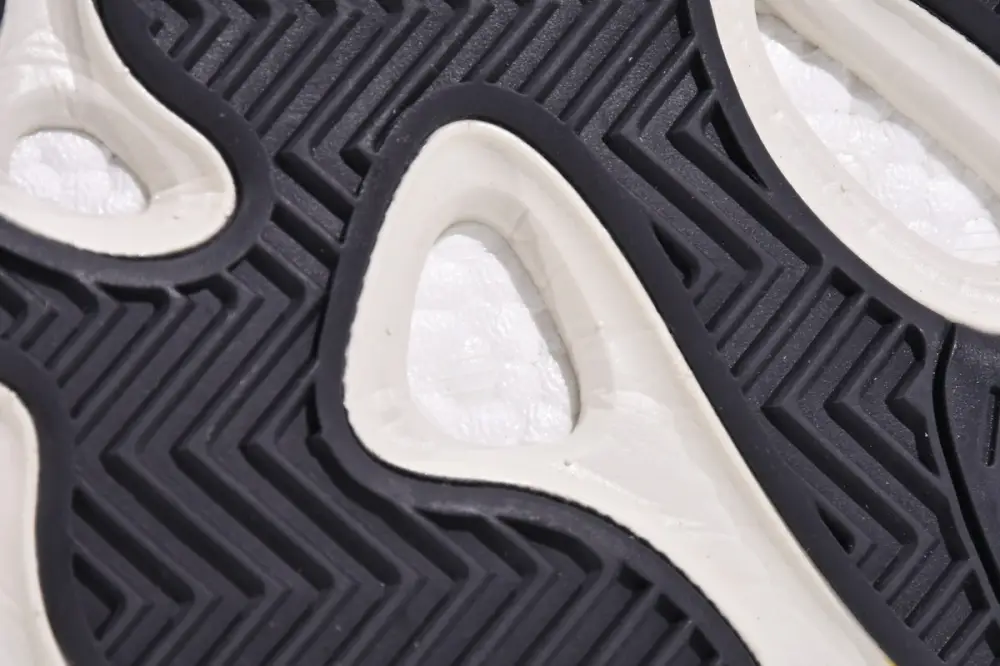 adidas Yeezy 700 Yeezy Boost 700 V2 Cream GY7924