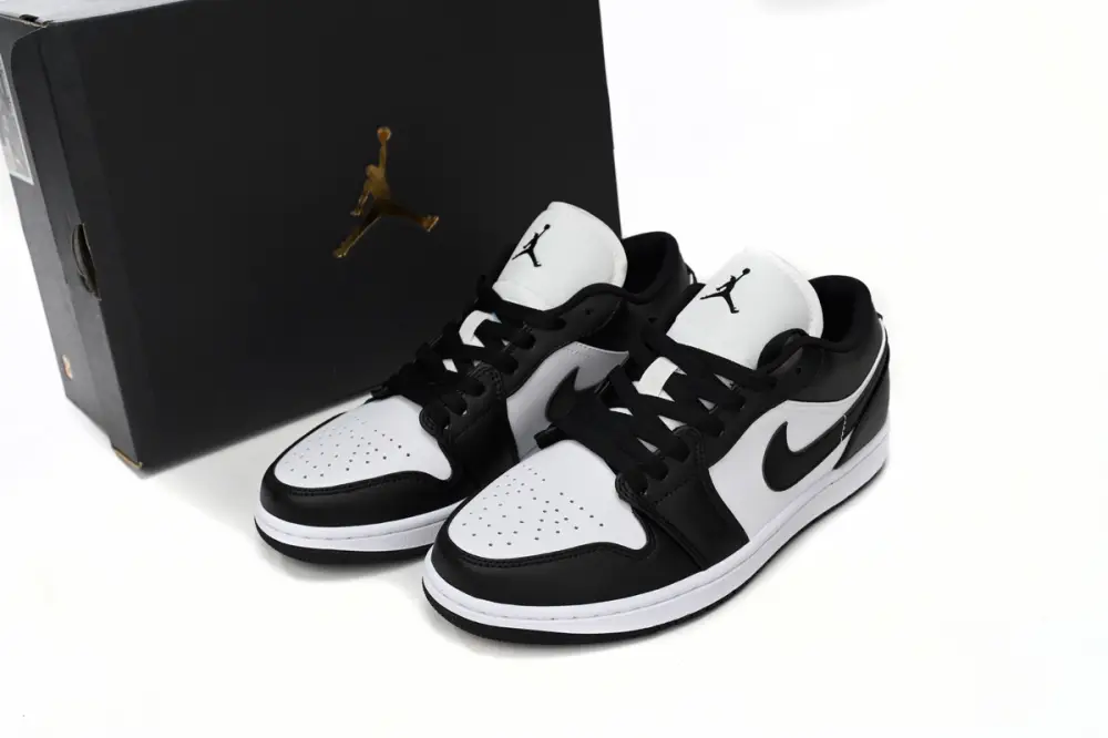 Air Jordan 1 Low  Jordan 1 Low Black And White DC0774-101
