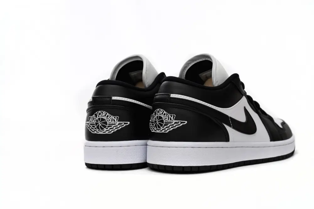 Air Jordan 1 Low  Jordan 1 Low Black And White DC0774-101