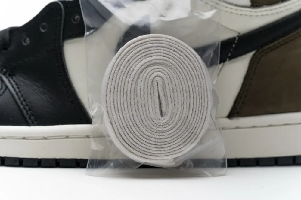 Air Jordan 1 Retro High OG 'Dark Mocha'  555088-105（GET） 