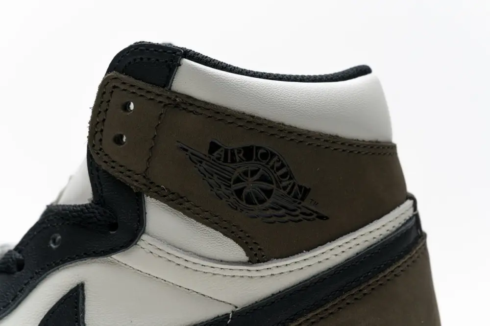 Air Jordan 1 Retro High OG 'Dark Mocha'  555088-105（GET） 