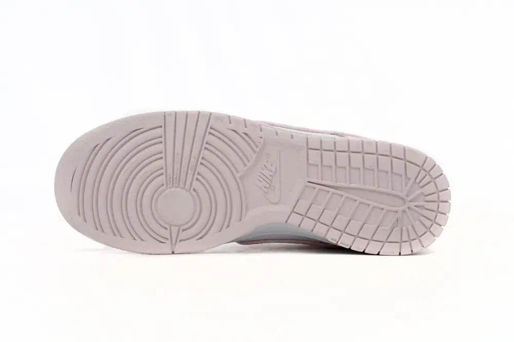 Nike Dunk Low "Pink Paisley"  FD1449-100 
