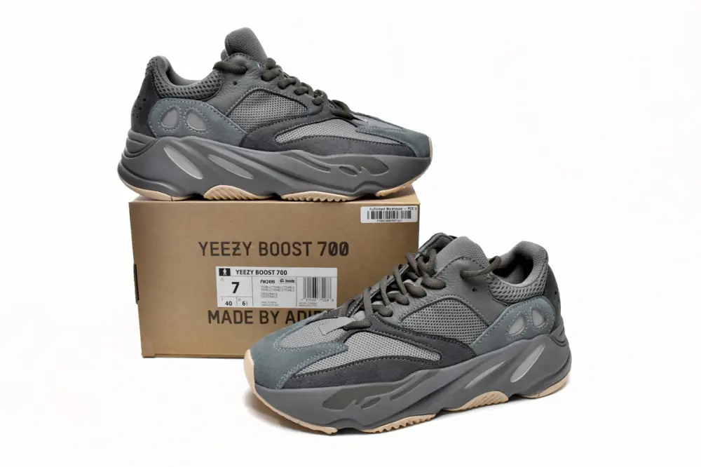 adidas Yeezy 700 Yeezy Boost 700 Teal Blue FW2499