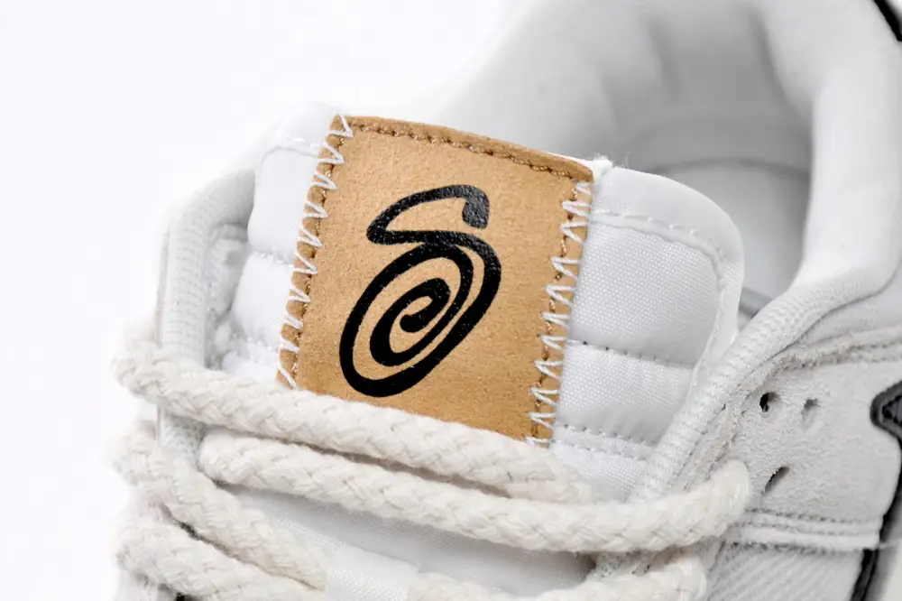 Stussy stussy dunk reps x Nike SB Dunk Low DD9776-068