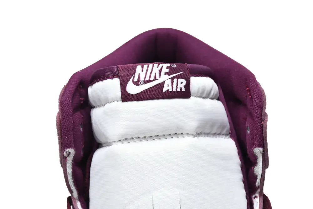 (OG)Air Jordan 1 High  Bordeaux Jordan 1 High OG Bordeaux 555088-611