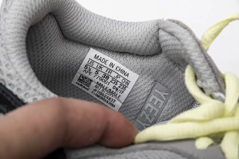 Yeezy Yeezy 700 Boost 700 OG“Wave Runner” B75571