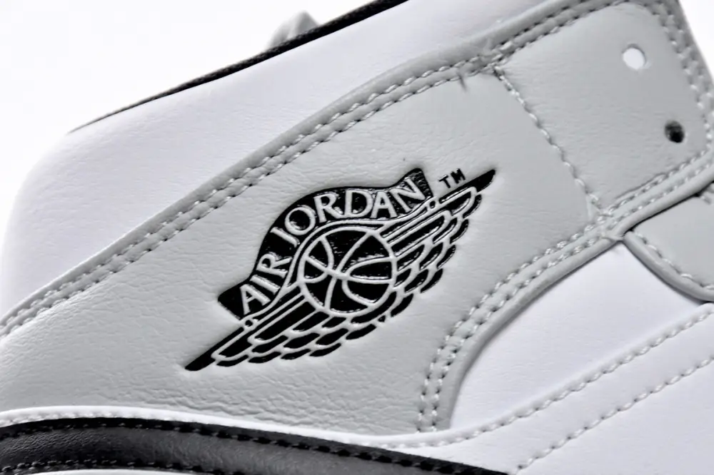 Jordan jsportshoes 1 Mid Light Smoke Grey 554724-092