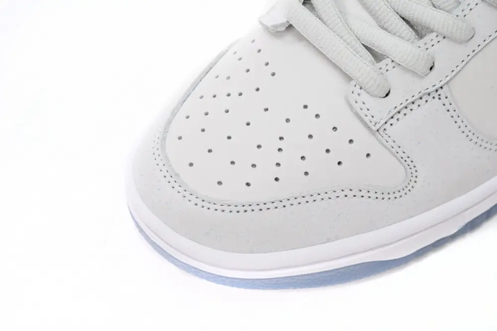 CONCEPTS × Nike Dunk SB Low White Lobster FD8776-100