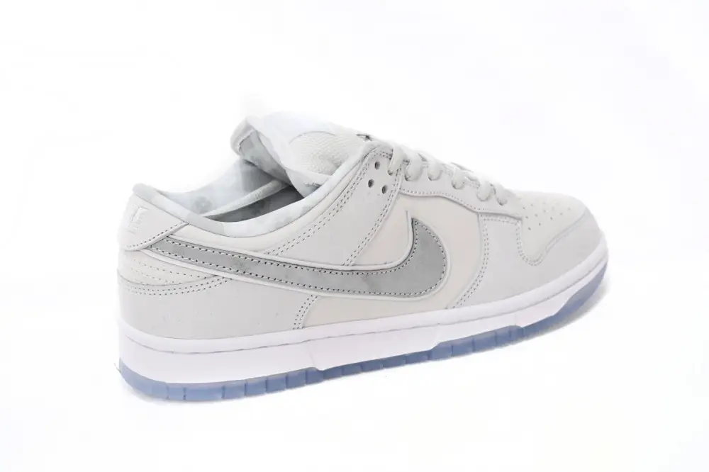 CONCEPTS × Nike Dunk SB Low White Lobster FD8776-100