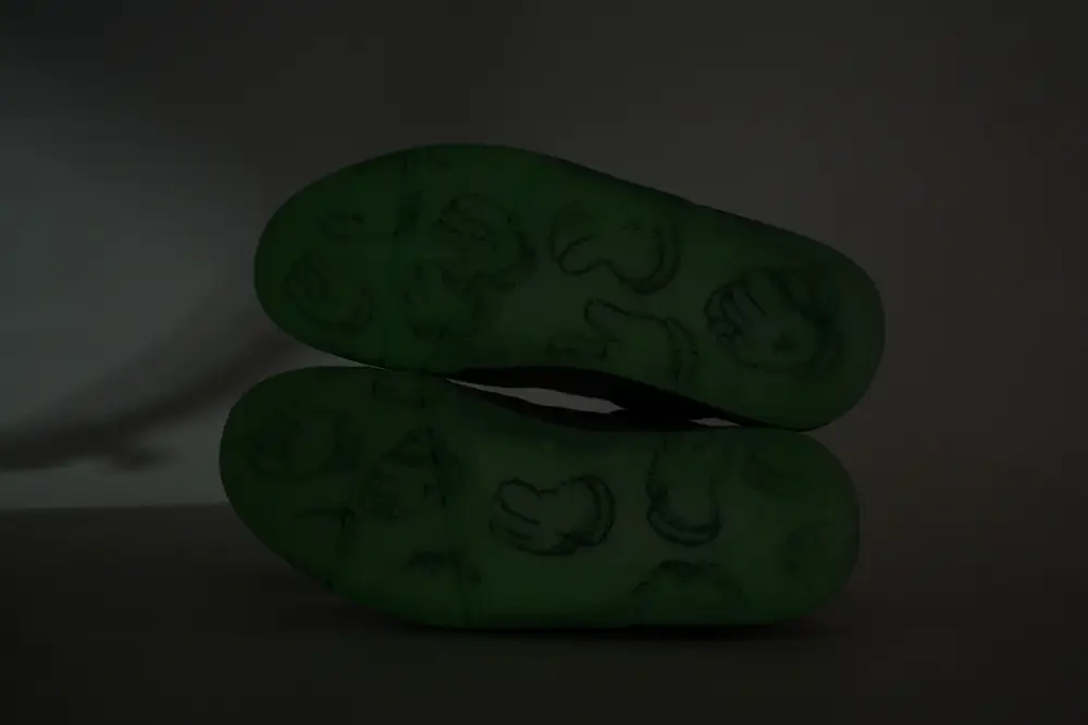 KAWS kaws jordan 4 reps X Air Jordan 4 Retro 930155-003