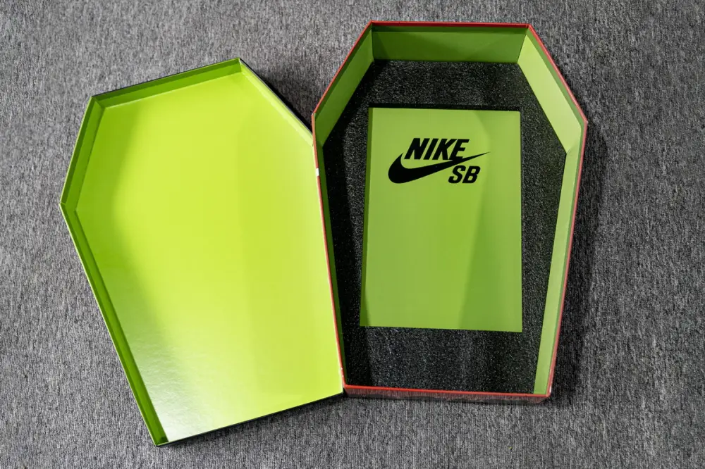 Nike SB Dunk Low “Night Of Dunk Night Of Mischief reps Mischief” BQ6817-006