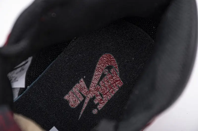 Air Jordan 1 Retro High Bred Toe 555088-610 