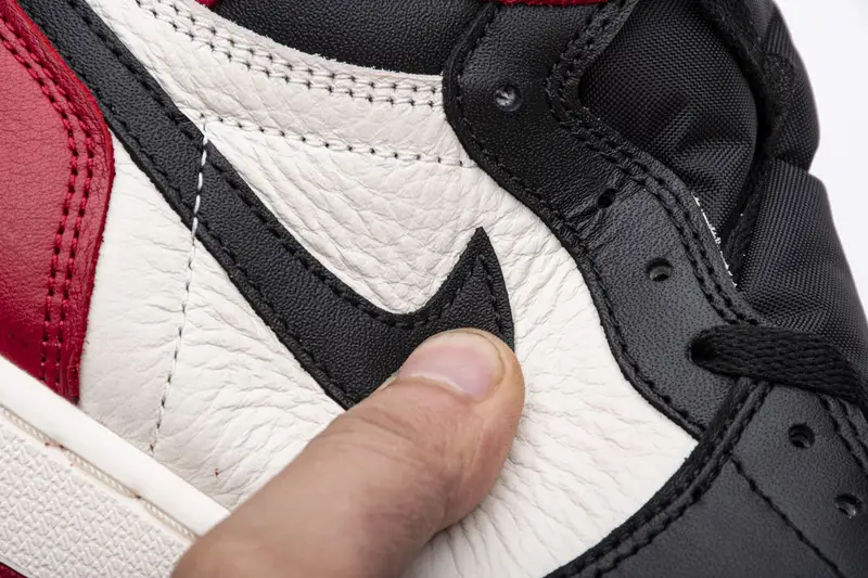 Air Jordan 1 Retro High Bred Toe 555088-610 