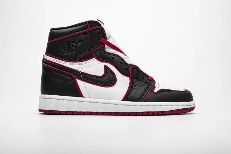 Air Jordan 1 Retro High Bloodline 555088-062 