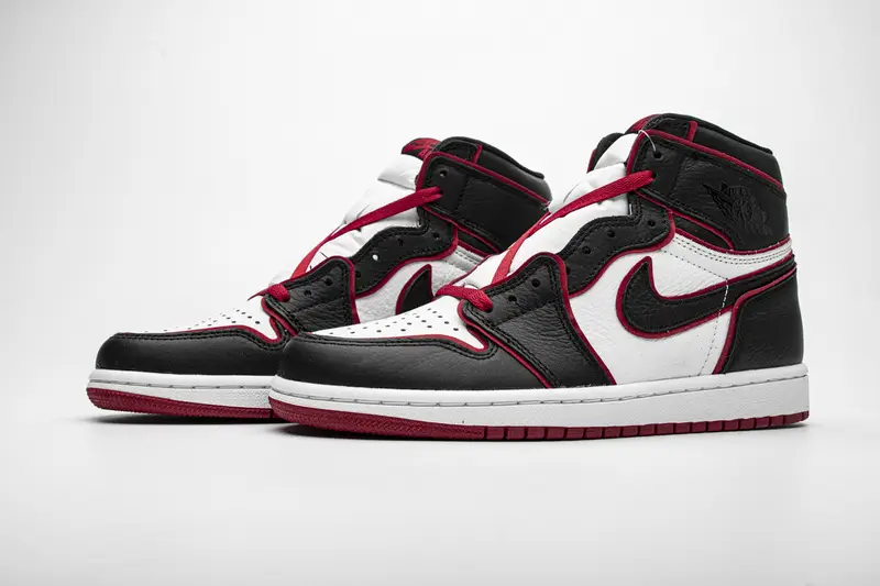 Air Jordan 1 Retro High Bloodline 555088-062 