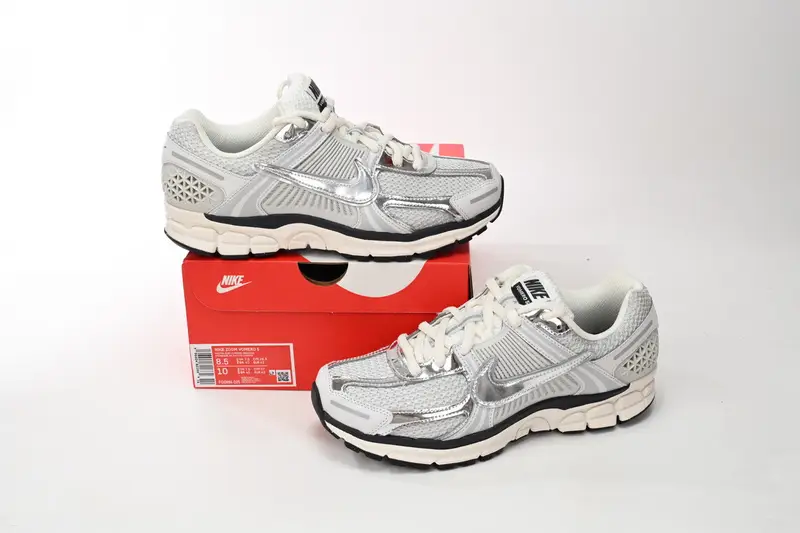 Nike CQ5486-200 Air Zoom Vomero 5 Silver FD0884-025