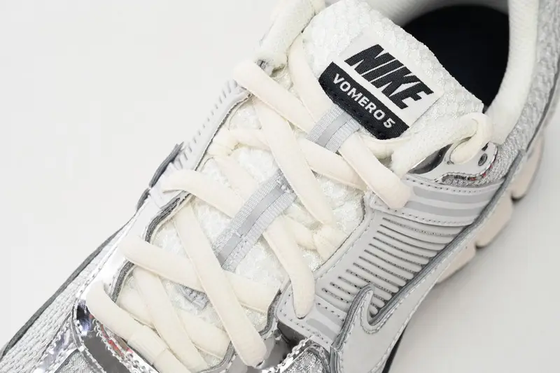 Nike CQ5486-200 Air Zoom Vomero 5 Silver FD0884-025