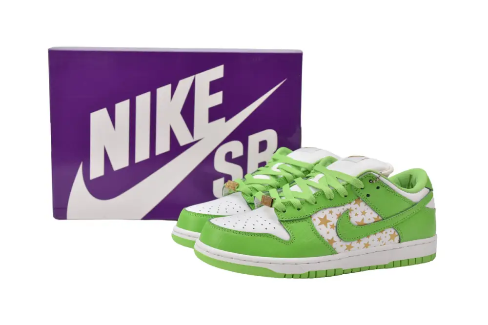 Supreme Dunk Reps x Nike SB Dunk Low "Green Stars” DH3228-101