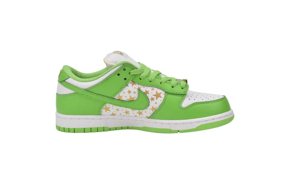 Supreme Dunk Reps x Nike SB Dunk Low "Green Stars” DH3228-101