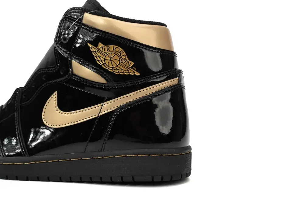 Air Jordan 1 Jordan High OG Patent Black Metallic Gold 555088-032