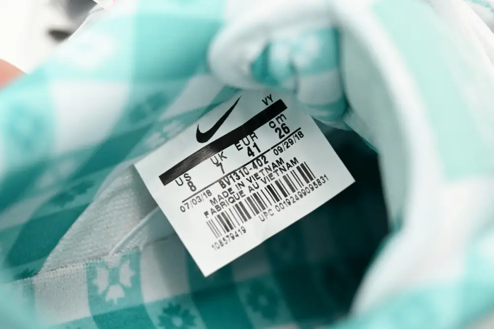 CONCEPTS × Nike Dunk SB Low  Lobster BV1310-402 