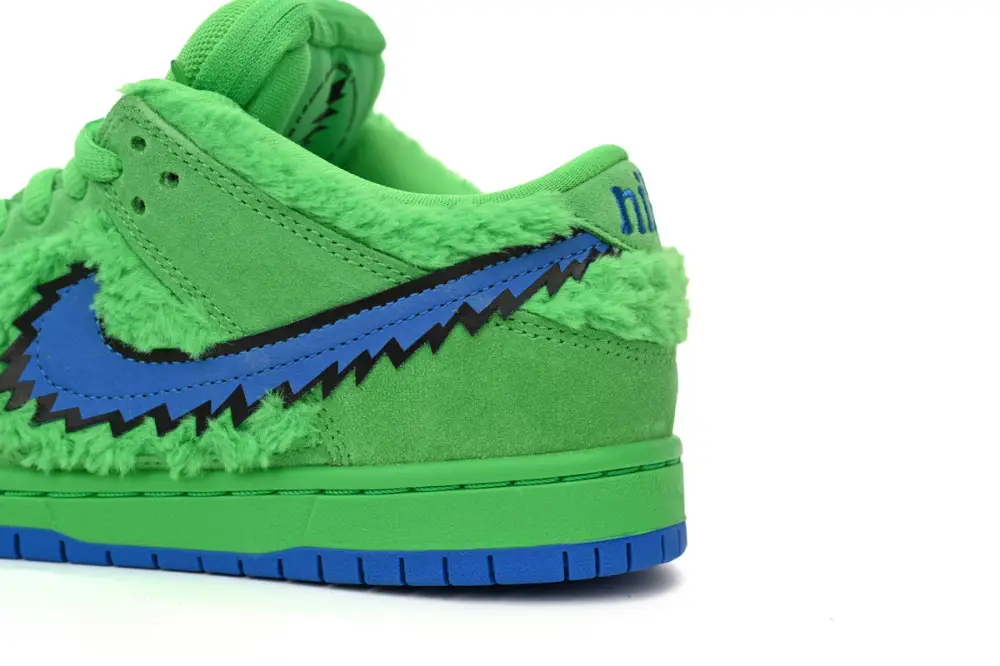 Grateful Dunk Green Bear Dead x Nike SB Dunk Low “Green Bear” CJ5378-300