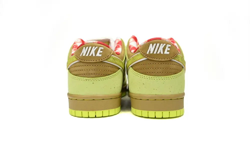 CONCEPTS × Nike Dunk SB Fluorescent Yellow Lobster BV1310-566 