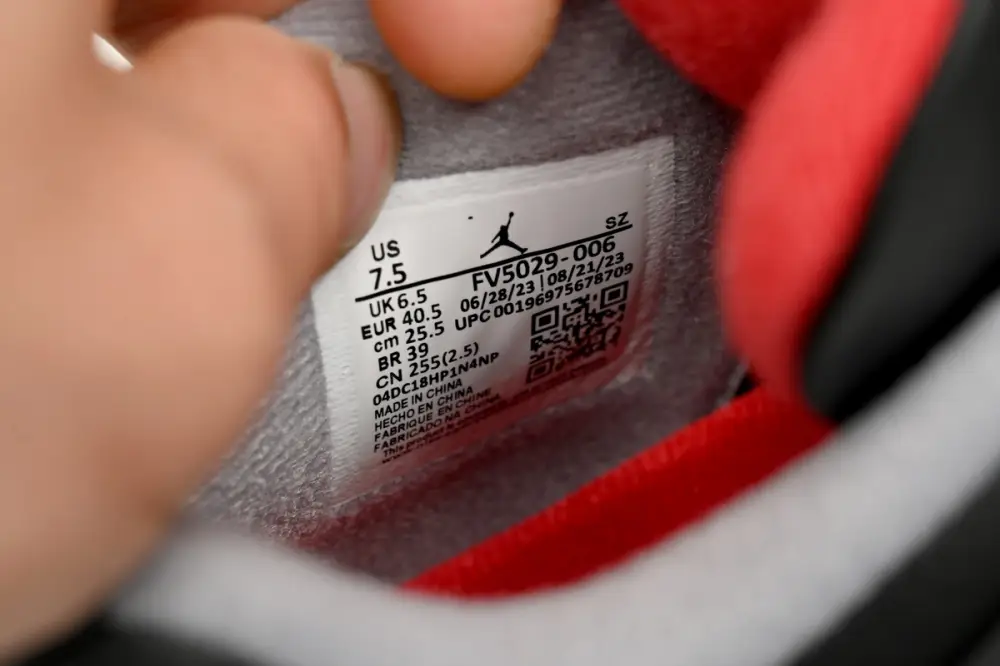 Air Jordan 4 "Bred Reimagined" FV5029-006 