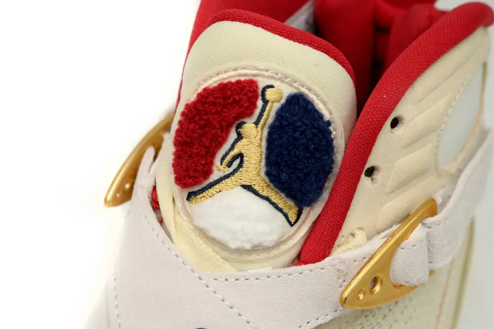 SoleFly x Air Jordan 8 “Mi Caca Es Su Casa” FJ2850-107 