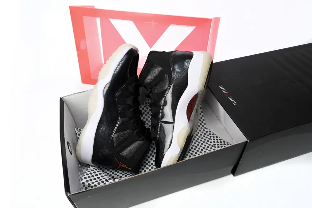 Jordan 11 25th Anniversary Black Silver Eyelets Reps 