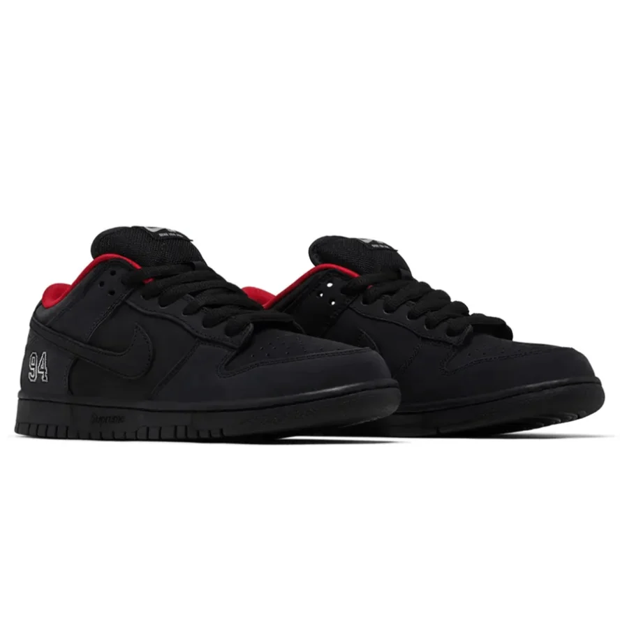 Nike Supreme Dunks Low SB x Supreme 'Black'