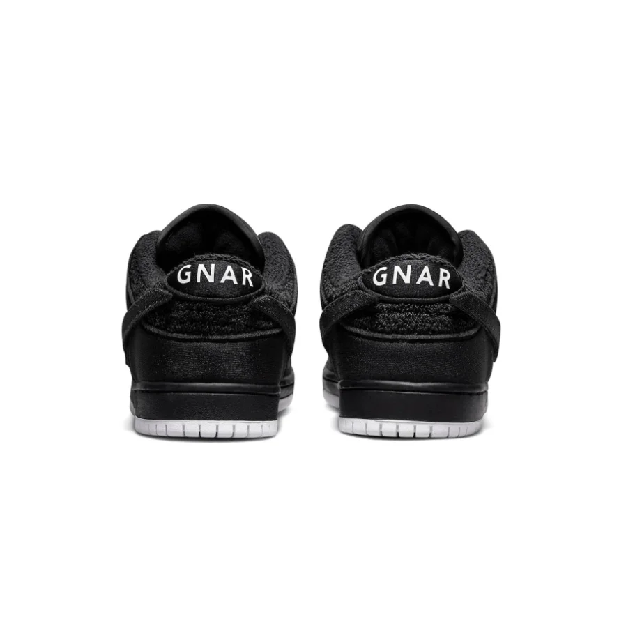 Gnarhunters x Nike Dunks Medium Curry Low SB 'Black'