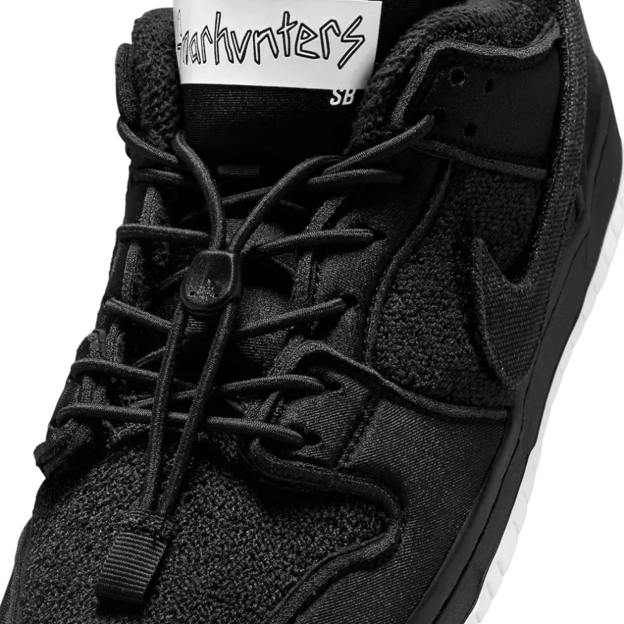 Gnarhunters x Nike Dunks Medium Curry Low SB 'Black'